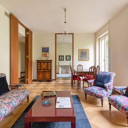 Classy Heritage Home, Center, 7 Guests Mailand